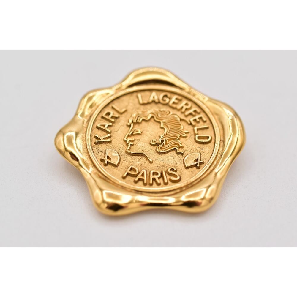 Karl Lagerfeld Vintage 1.25" Logo Seal Brooch Paris Medallion Gold Signed Bin5B - Picture 5 of 12